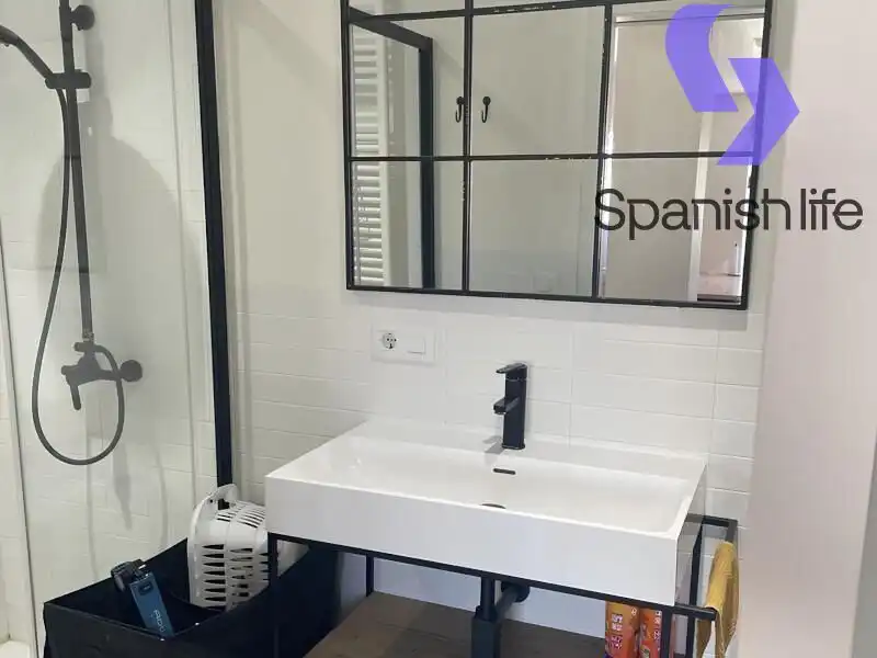 Bathroom of Apartments for sale in Valencia  with Air Conditioner, Heating and Furnished