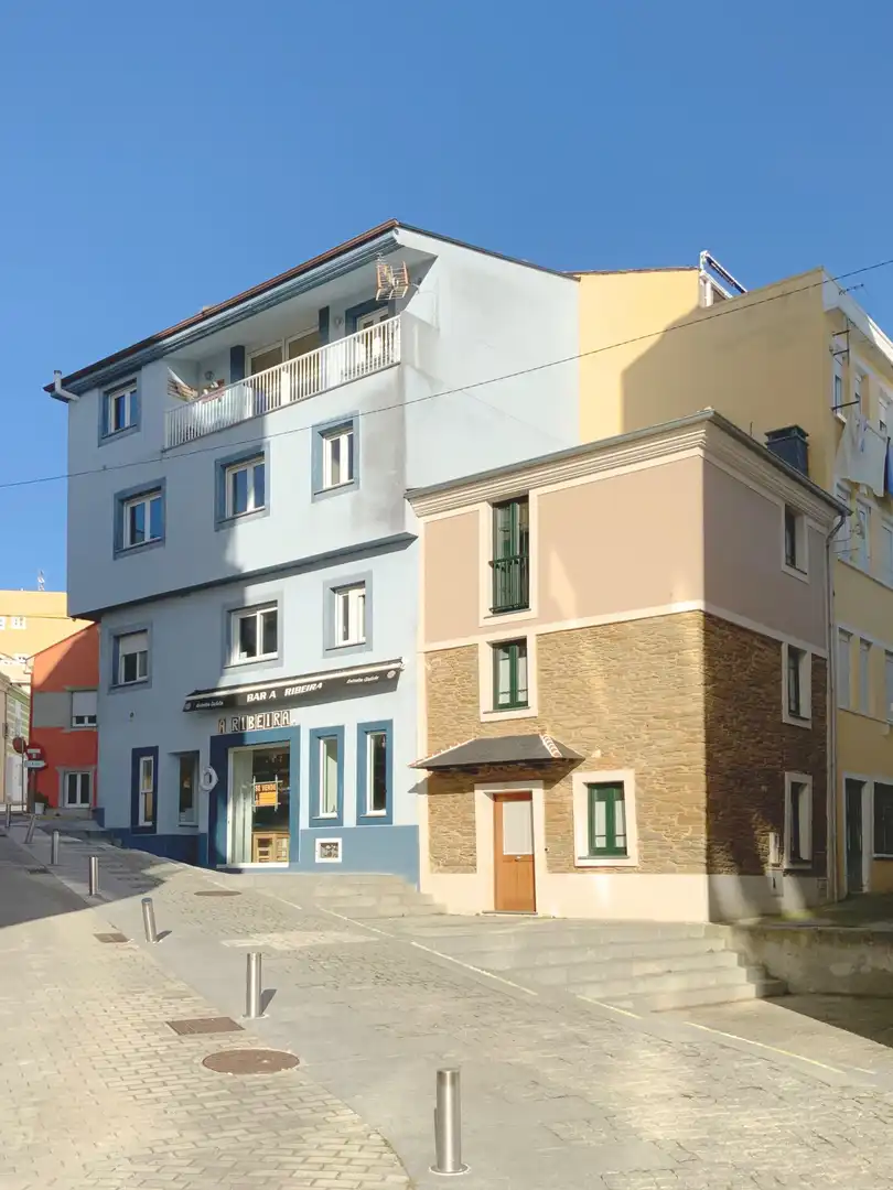 Außenansicht von Gebäude zum Verkauf in Foz