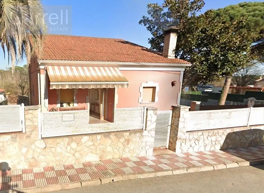 Vista exterior de Casa adosada en venta en Caldes de Malavella