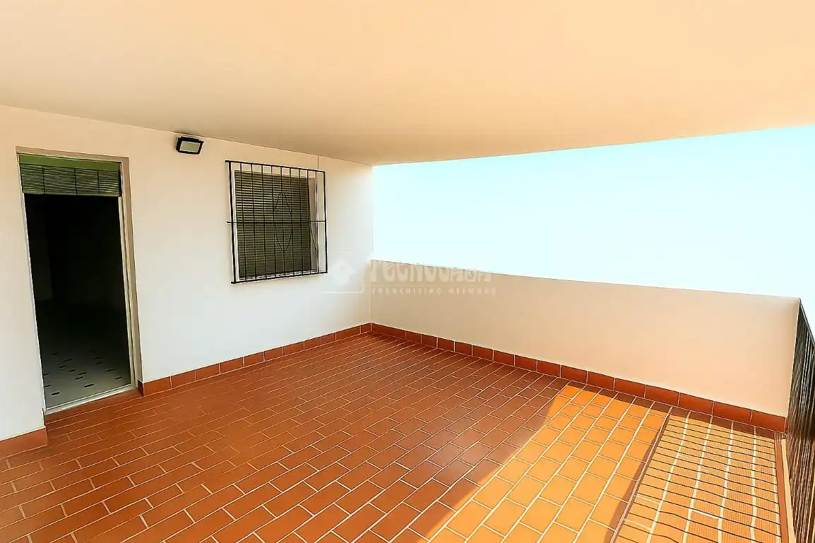 Terrasse von Einfamilien-Reihenhaus zum Verkauf in Málaga mit Klimaanlage, Terrasse und Balkon