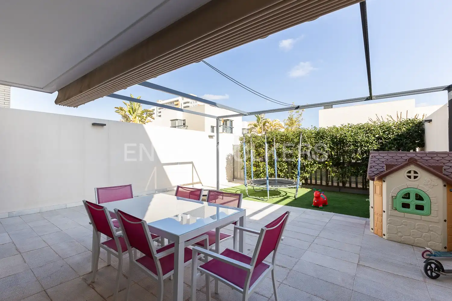 Terrassa de Casa o xalet en venda en Paterna amb Aire condicionat, Calefacció i Jardí privat