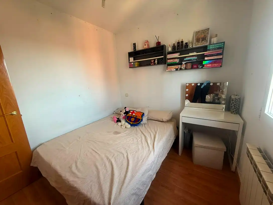 Habitación de Piso en venta en Madrid con Calefacción, Terraza y Amueblado