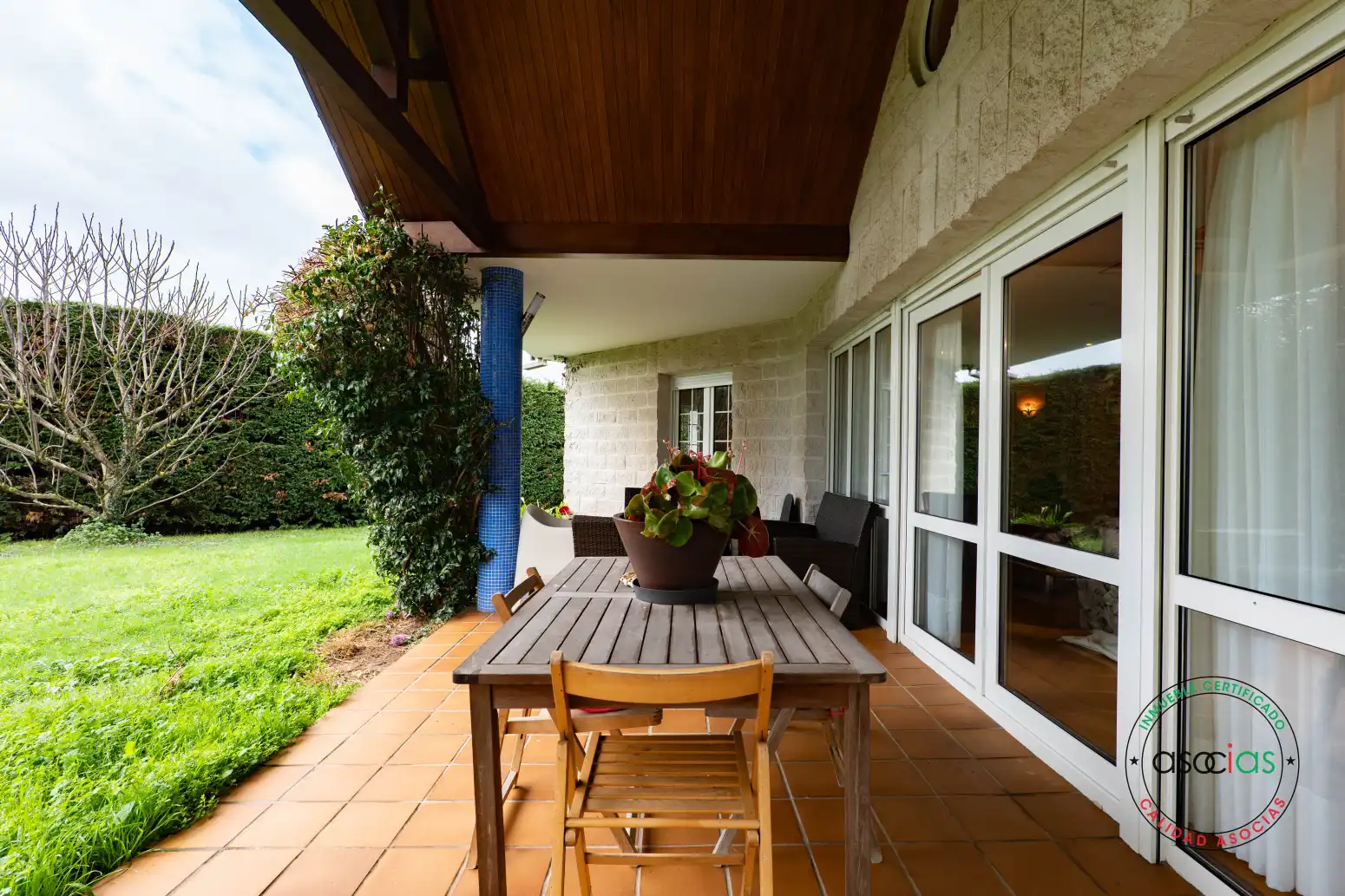 Terrassa de Casa o xalet en venda en Navia amb Calefacció i Terrassa