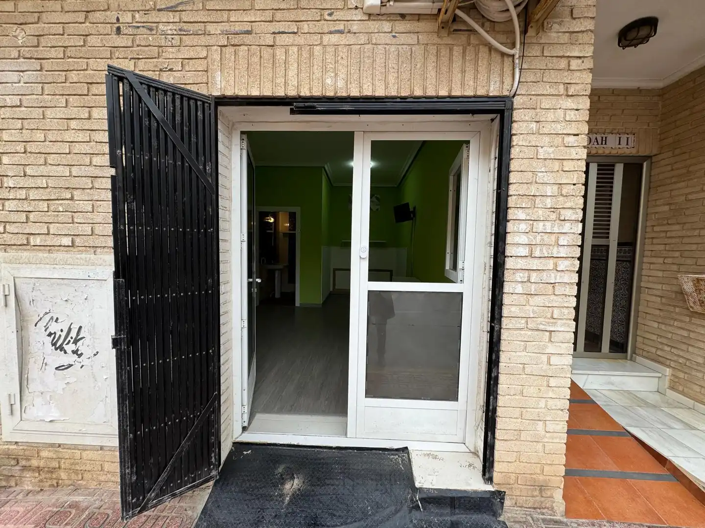 Geschaftsraum zum Verkauf in Torrevieja mit Klimaanlage und Möbliert