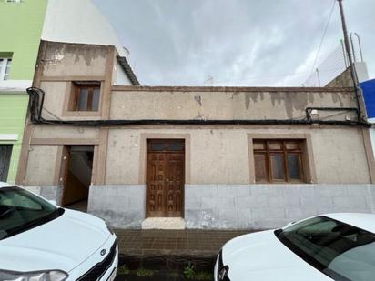 Vista exterior de Casa adosada en venda en Telde amb Terrassa