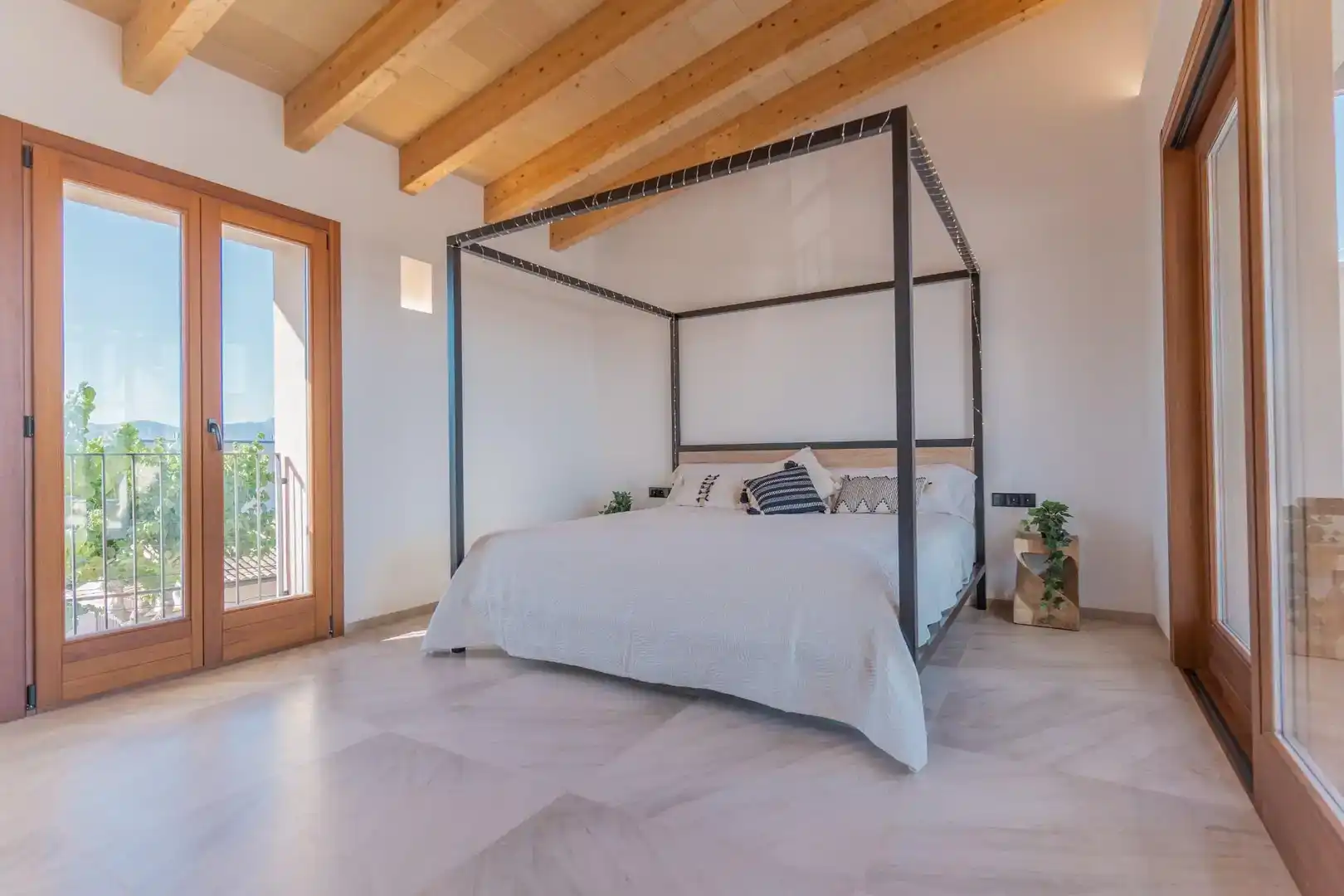 Bedroom of Flat for sale in Santa Eugènia  with Air Conditioner, Private garden and Parquet flooring