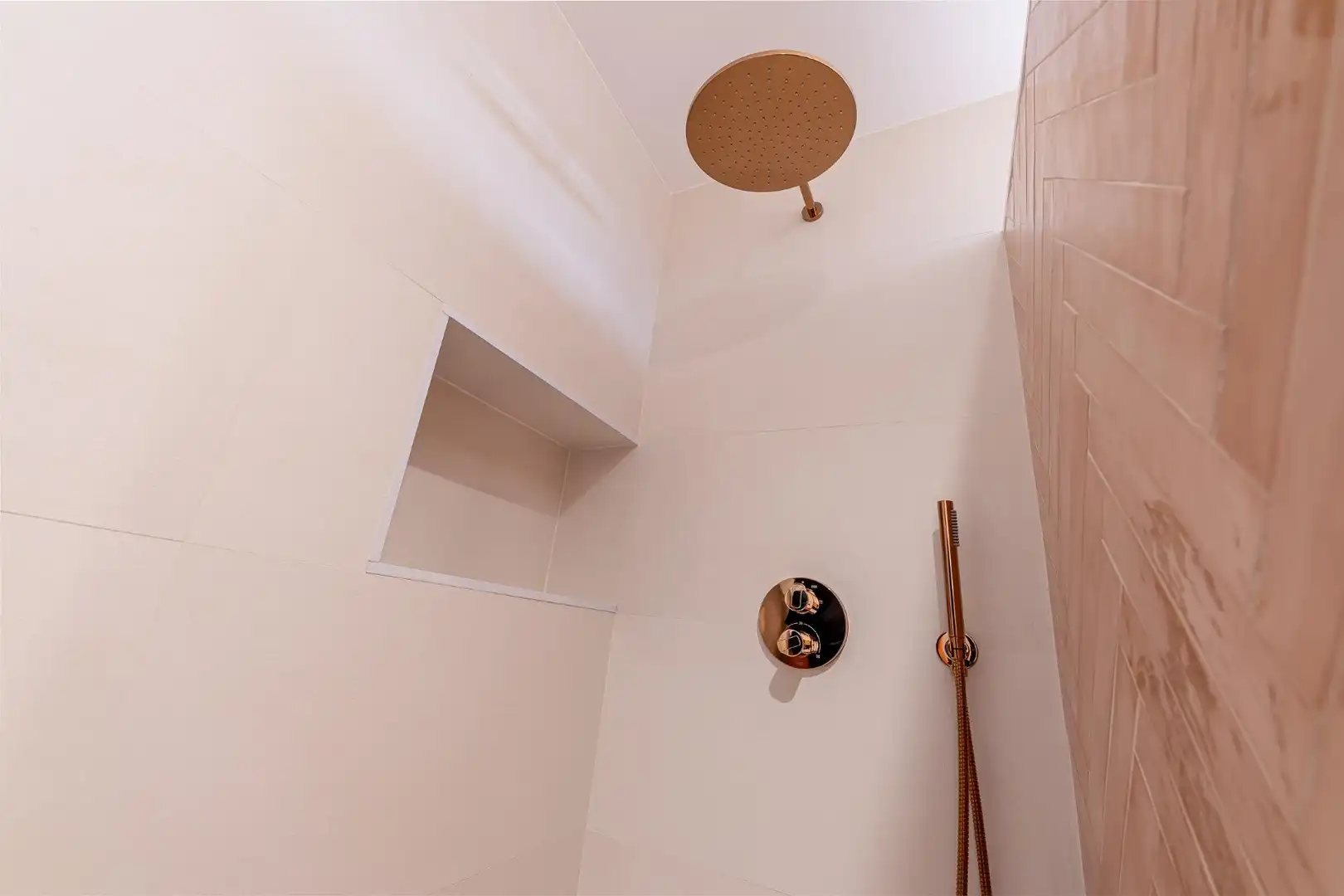 Baño de Apartamento en venta en Torremolinos con Aire acondicionado, Calefacción y Terraza