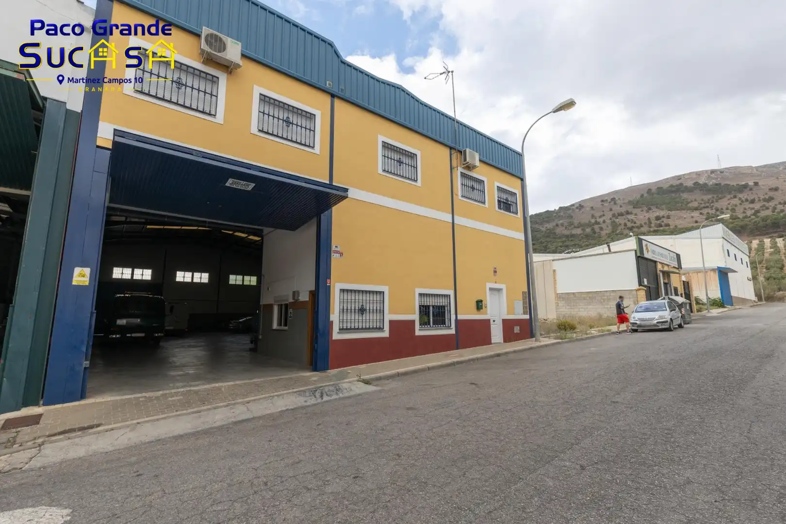 Vista exterior de Nau industrial en venda en Loja