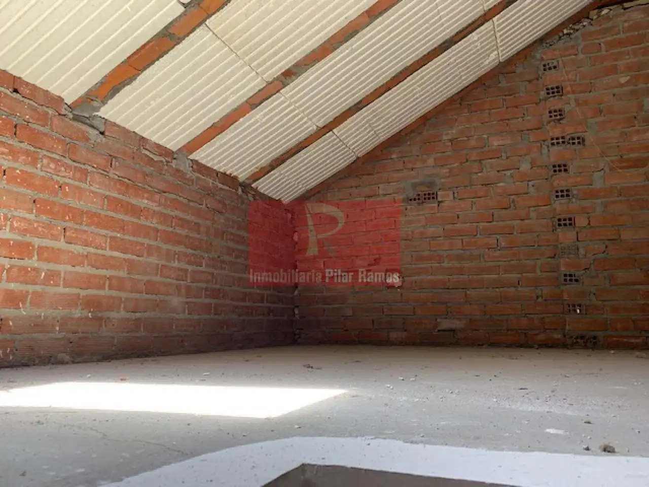 Casa adosada de lloguer en Sariegos amb Calefacció, Jardí privat i Parquet