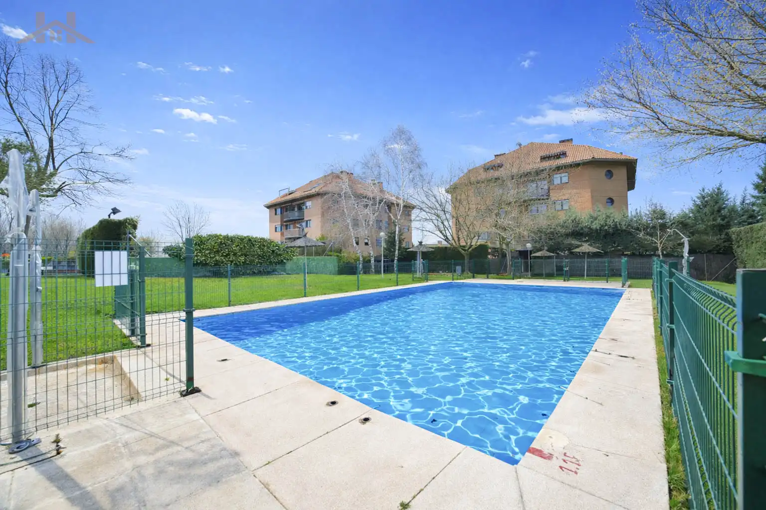 Piscina de Pis en venda en Boadilla del Monte amb Aire condicionat, Calefacció i Jardí privat