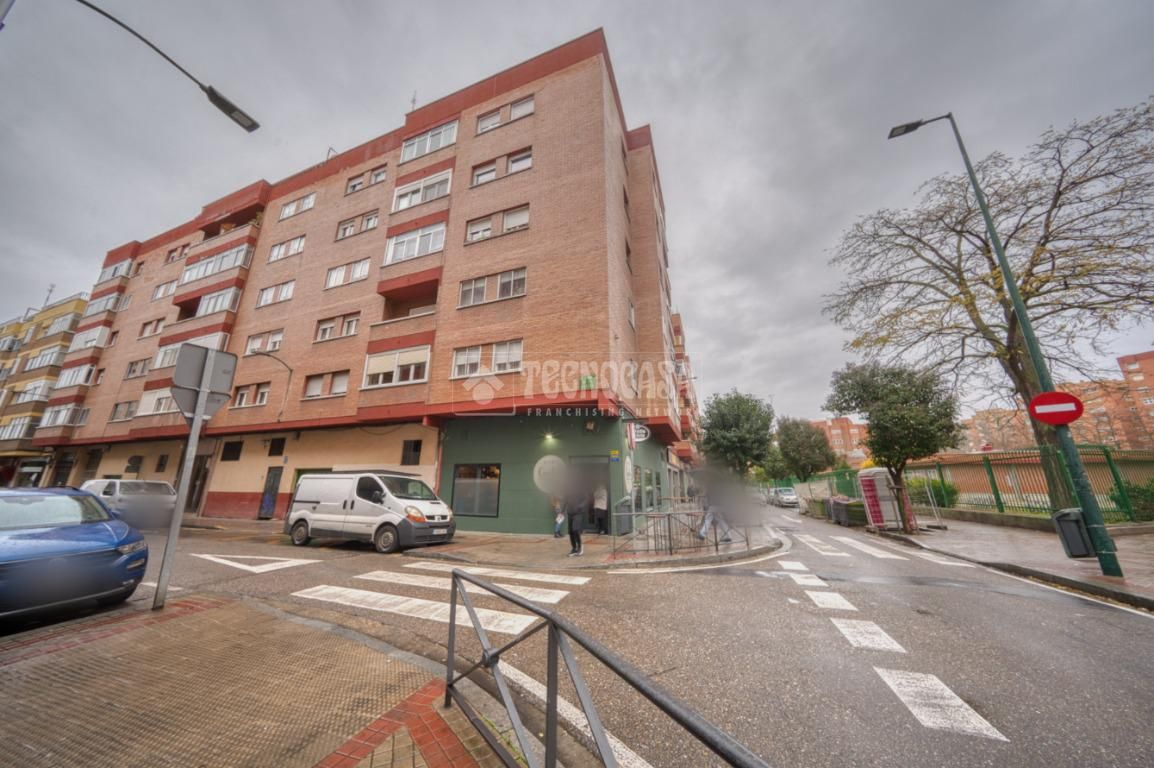 Vista exterior de Pis en venda en Valladolid Capital amb Calefacció