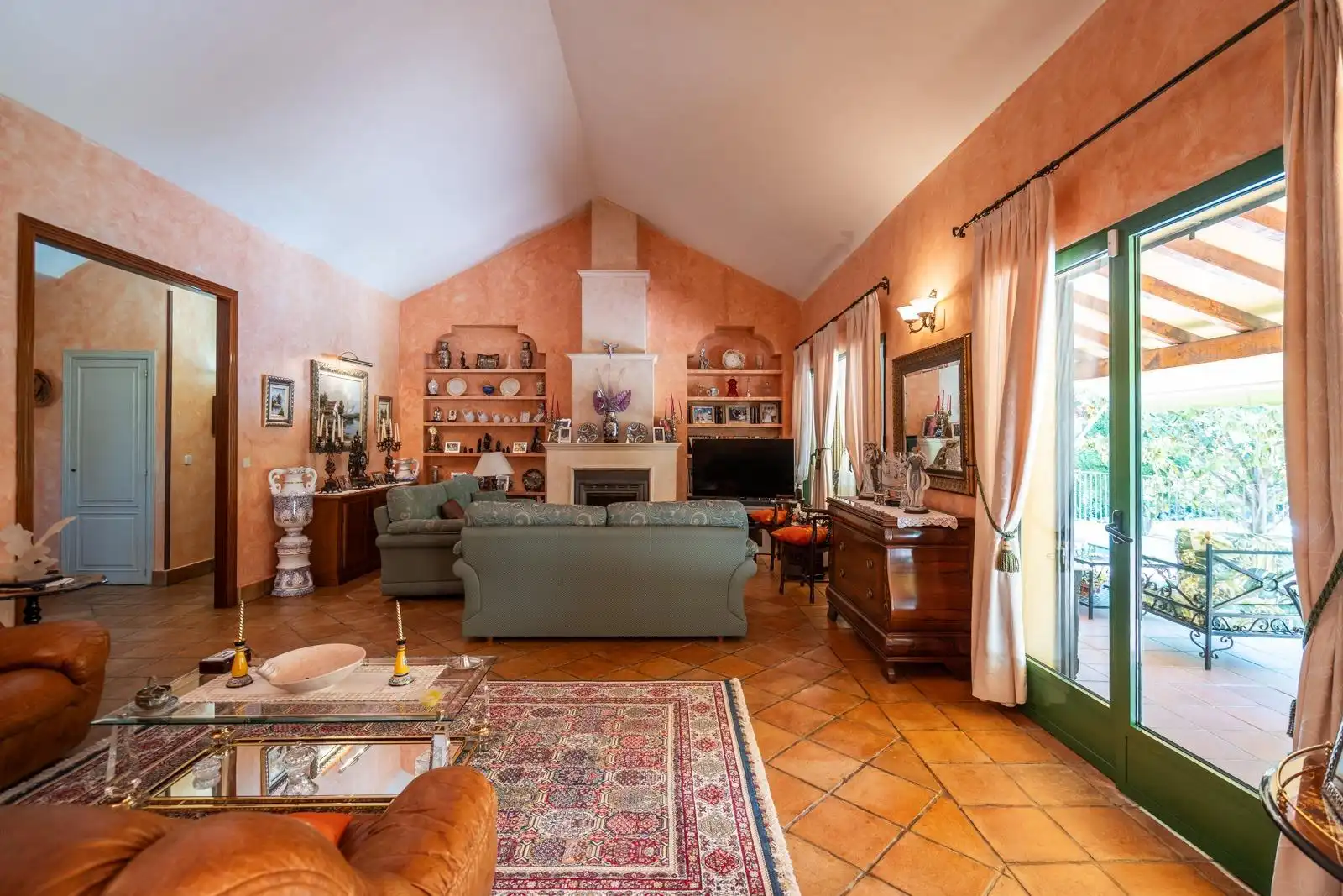 Living room of Country homes for sale in Chinchón  with Air Conditioner, Heating and Private garden