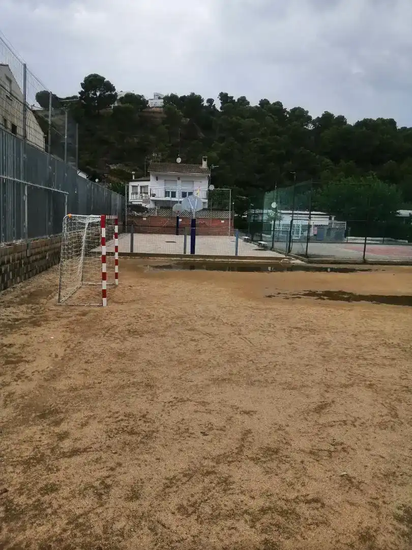 Aparcament de Casa o xalet en venda en Santa Susanna amb Aire condicionat i Piscina