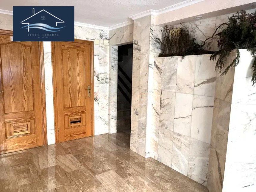 Piso en venta en Alicante / Alacant con Horno, Lavadora y Balcón