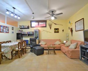 Living room of Apartment to rent in Castilleja de la Cuesta  with Air Conditioner