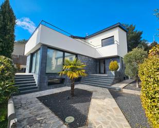 Exterior view of House or chalet for sale in Collado Mediano  with Air Conditioner, Heating and Private garden