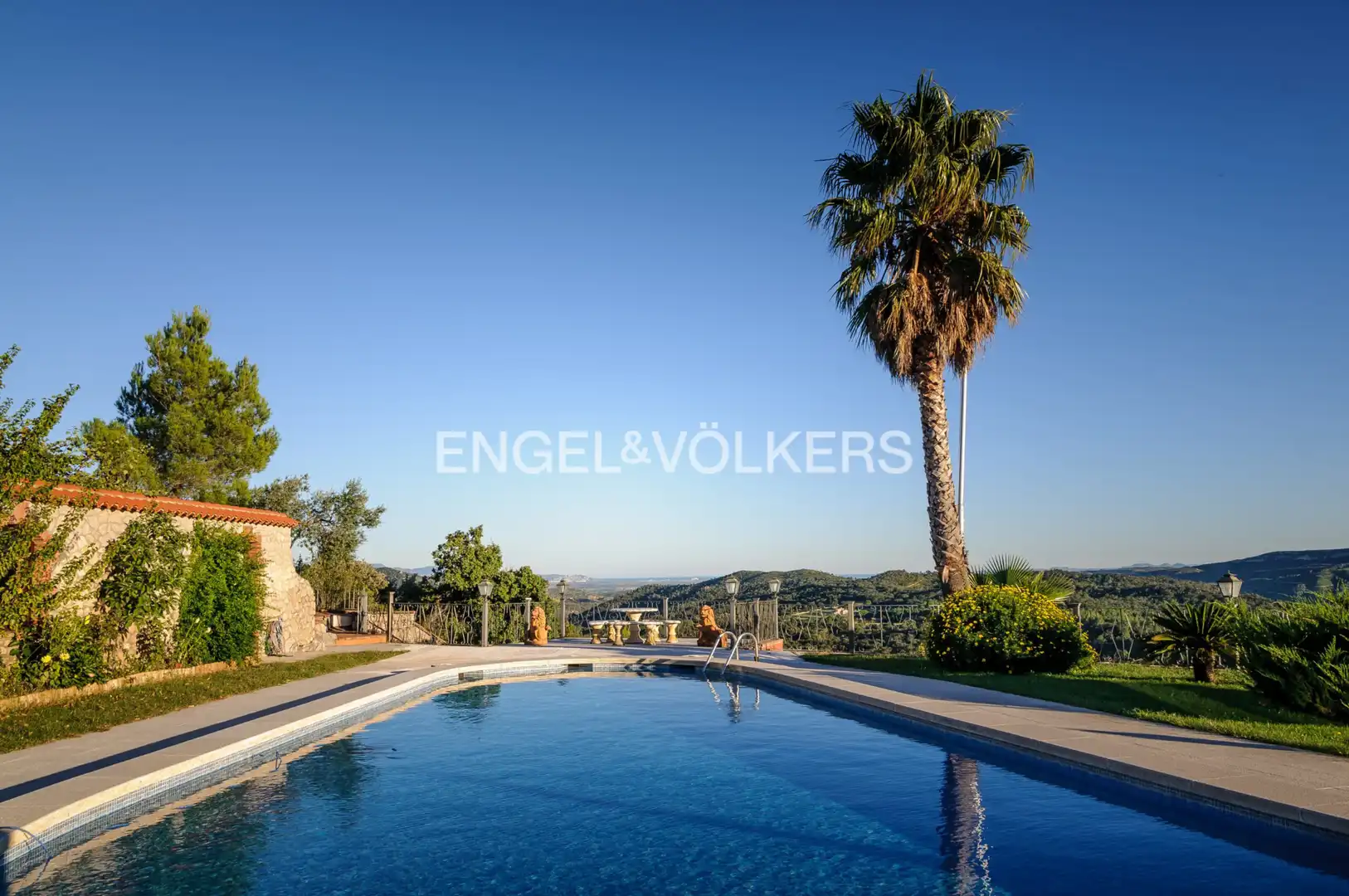 Piscina de Finca rústica en venta en Darnius con Aire acondicionado, Calefacción y Jardín privado