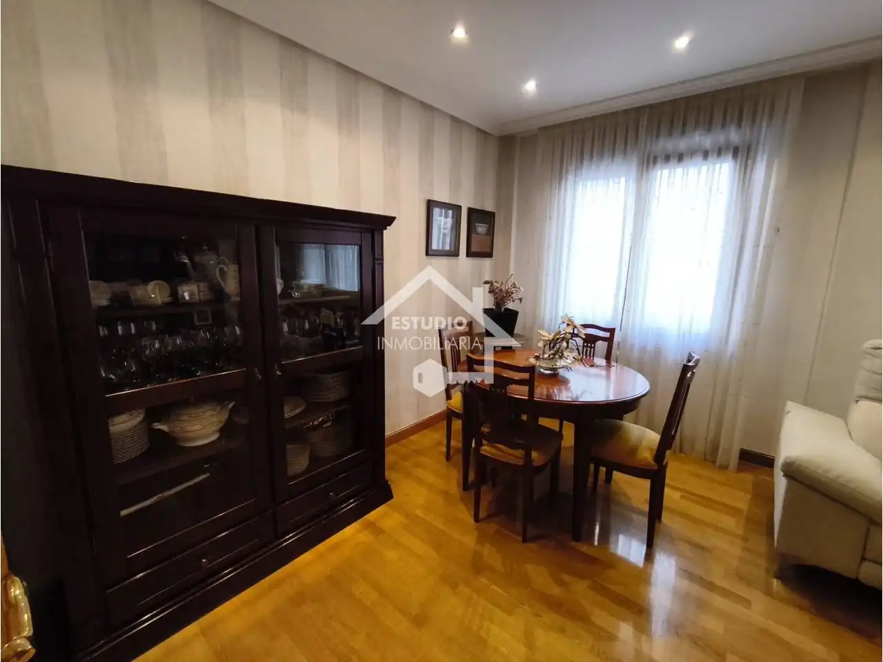 Piso con terraza en venta en Calle Belchite, imagen 31