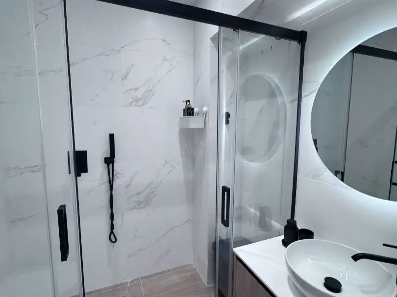 Bathroom of Flat for rent in Oviedo   with Heating, Furnished and Oven