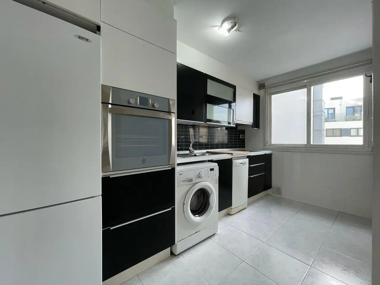 Cocina de Apartamento en venta en A Coruña Capital  con Calefacción, Parquet y Terraza