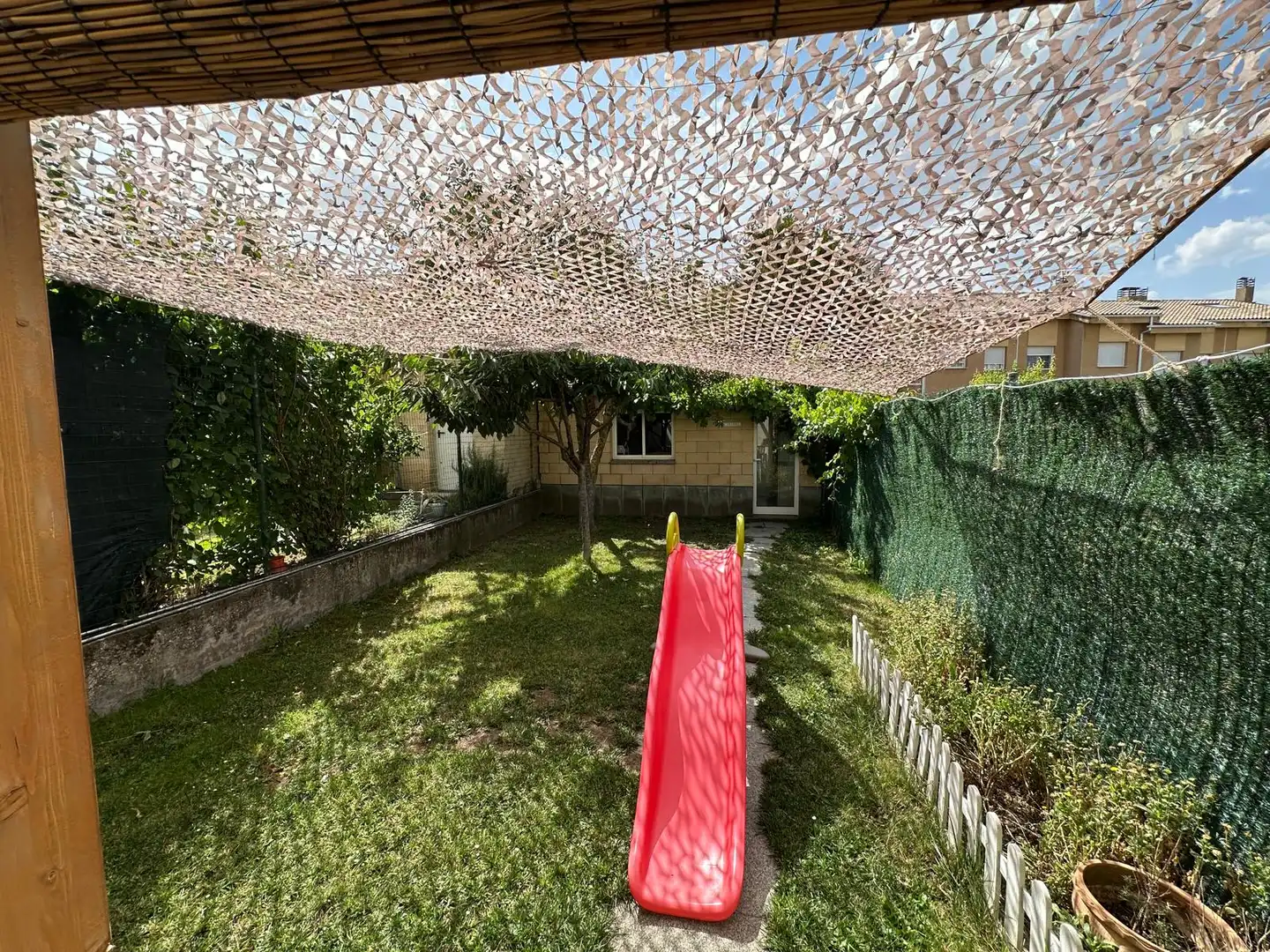 Jardí de Casa adosada en venda en Villagonzalo Pedernales amb Calefacció, Jardí privat i Terrassa