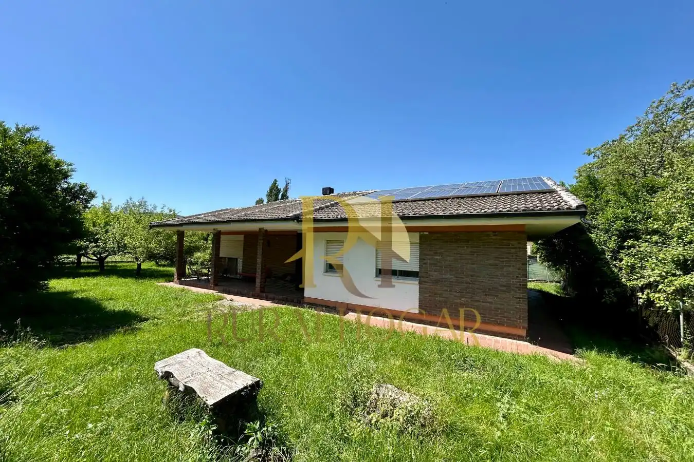 Vista exterior de Casa o chalet en venta en Matallana de Torío con Jardín privado