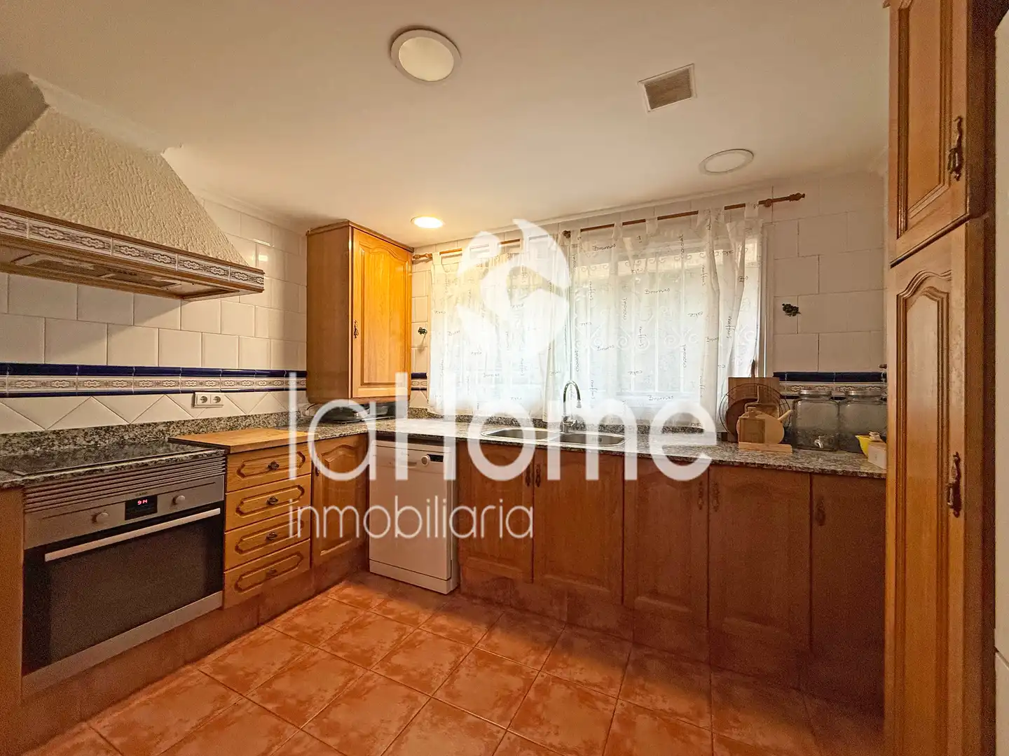 Cocina de Casa adosada en venta en Bétera con Calefacción, Terraza y Horno