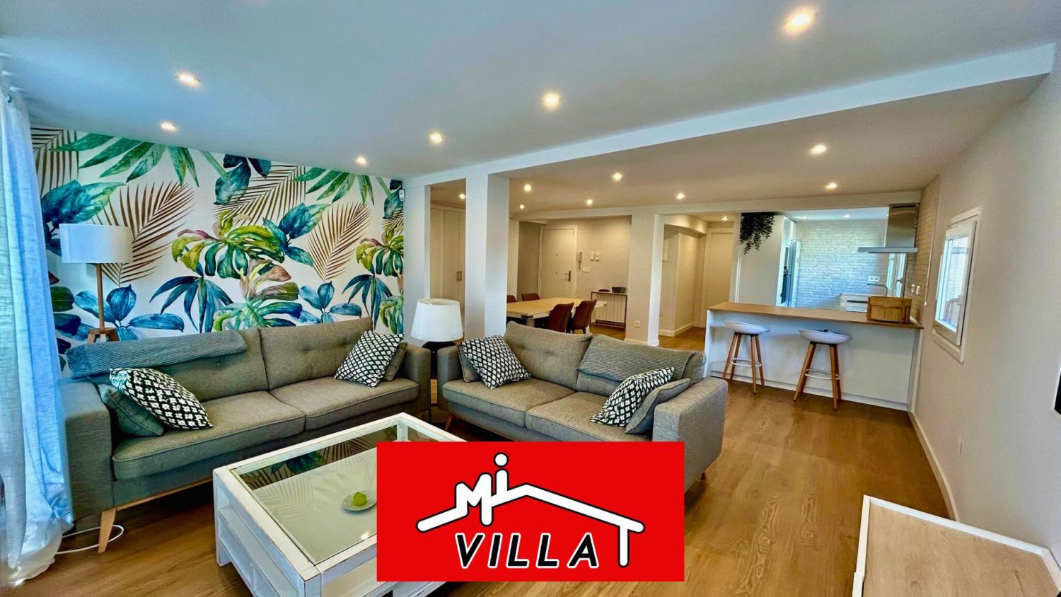 Sala d'estar de Pis en venda en Laredo amb Calefacció, Parquet i Balcó