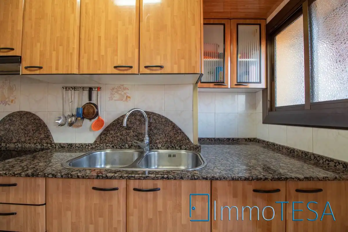 Kitchen of Flat for sale in Barberà del Vallès  with Heating, Parquet flooring and Terrace