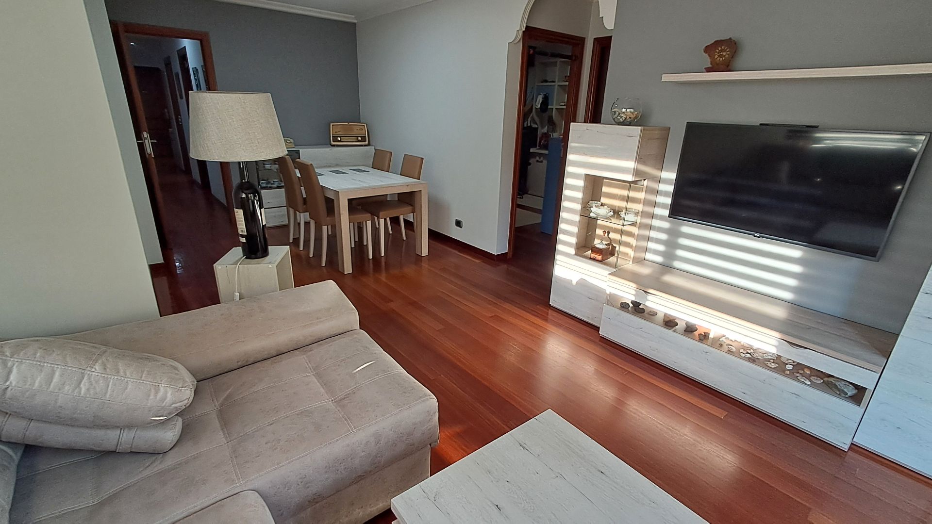 Sala d'estar de Pis en venda en Vigo  amb Calefacció, Parquet i Traster