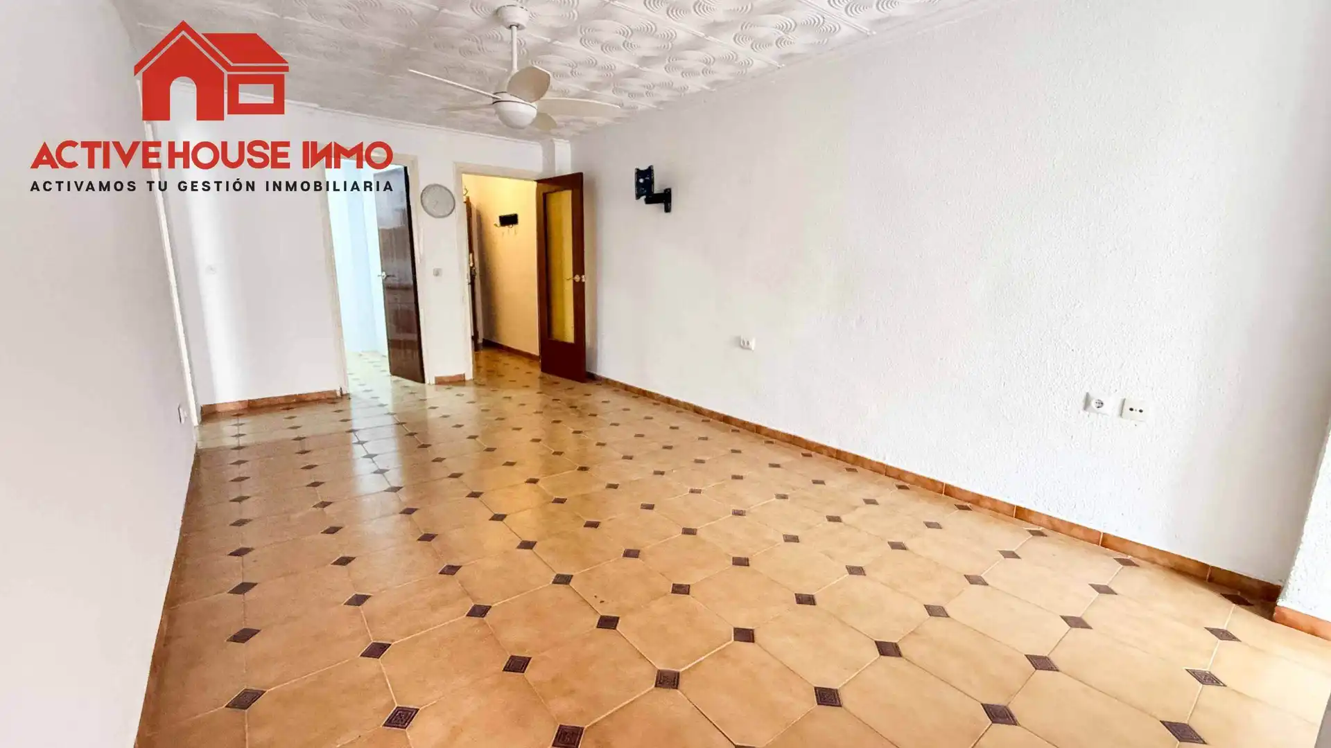 Piso con terraza en venta en Carrer del Marquès de Valterra, imagen 3