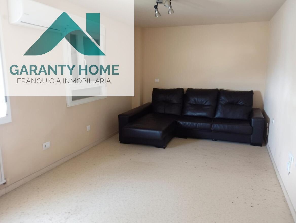 Sala d'estar de Pis en venda en  Jaén Capital amb Calefacció