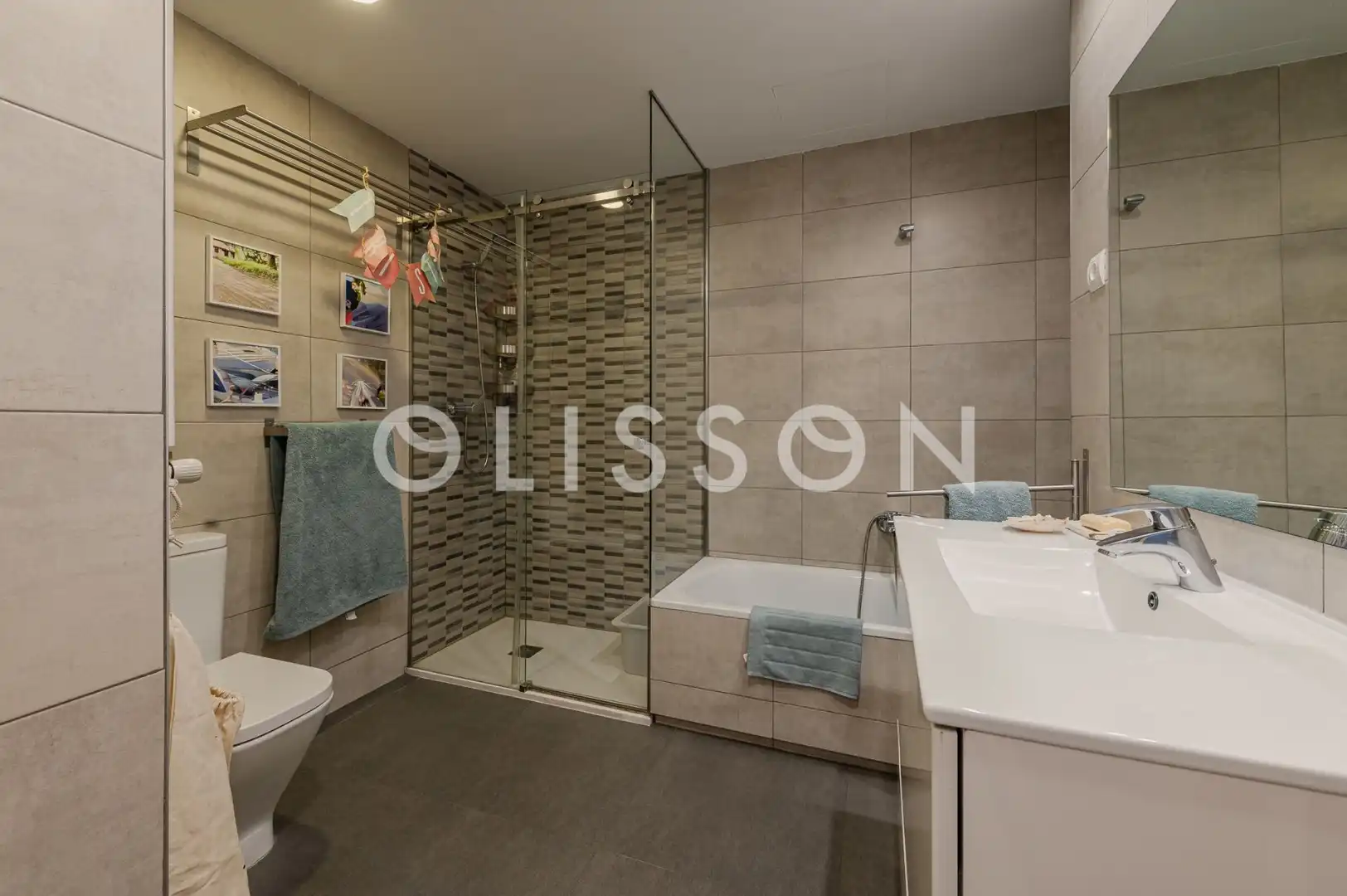 Bathroom of Flat for sale in Madrid  with Air Conditioner, Heating and Terrace