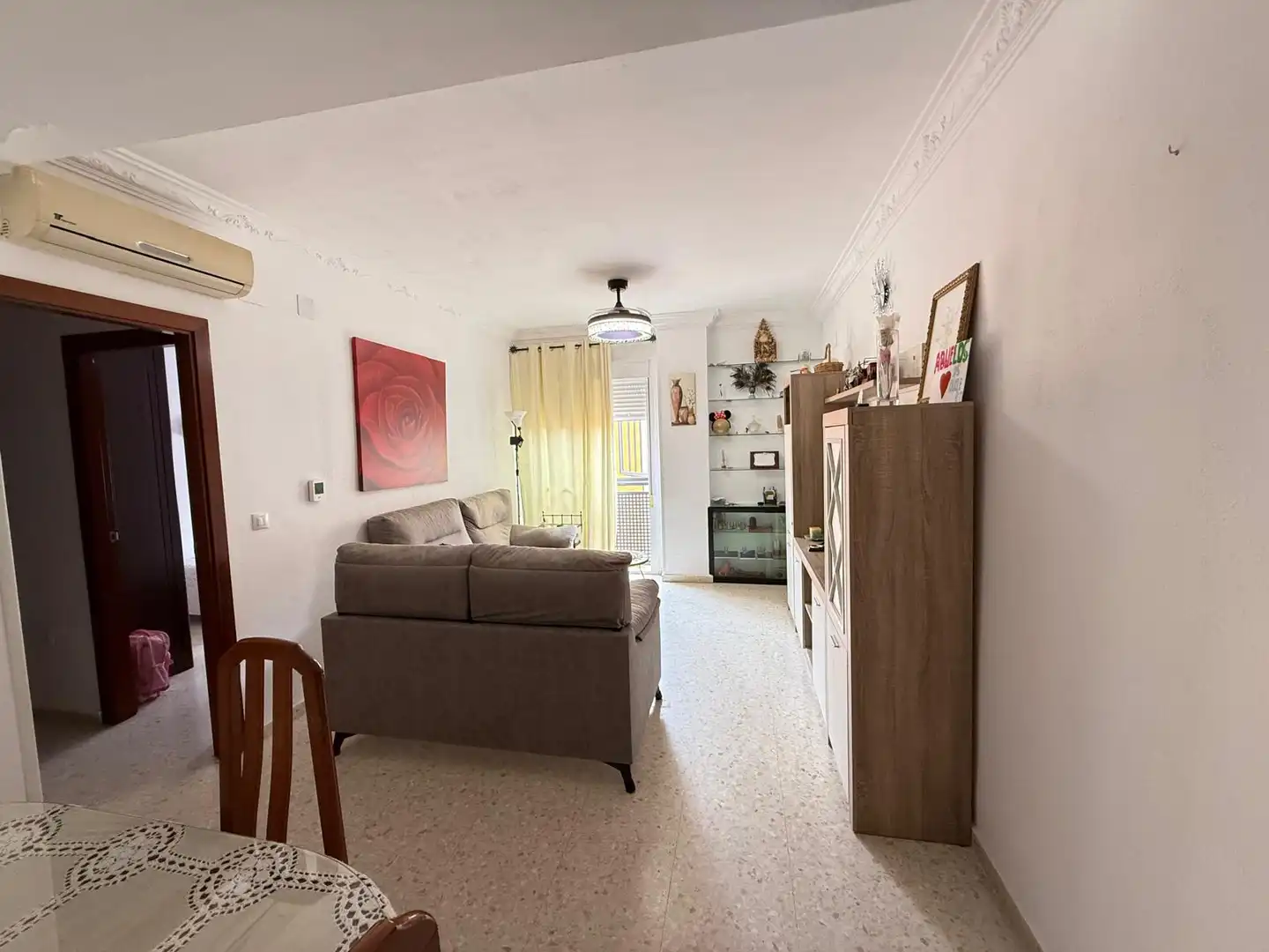 Sala d'estar de Pis en venda en Dos Hermanas amb Aire condicionat, Traster i Moblat