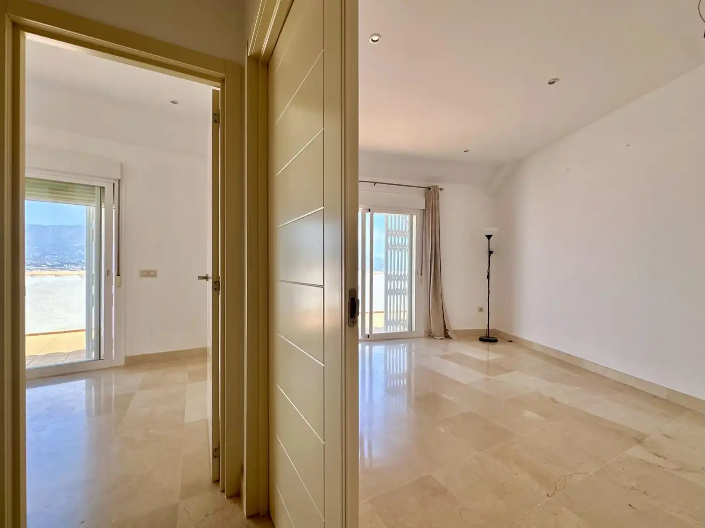 Ático con ascensor en venta en Castillo Sohail - Myramar, imagen 36