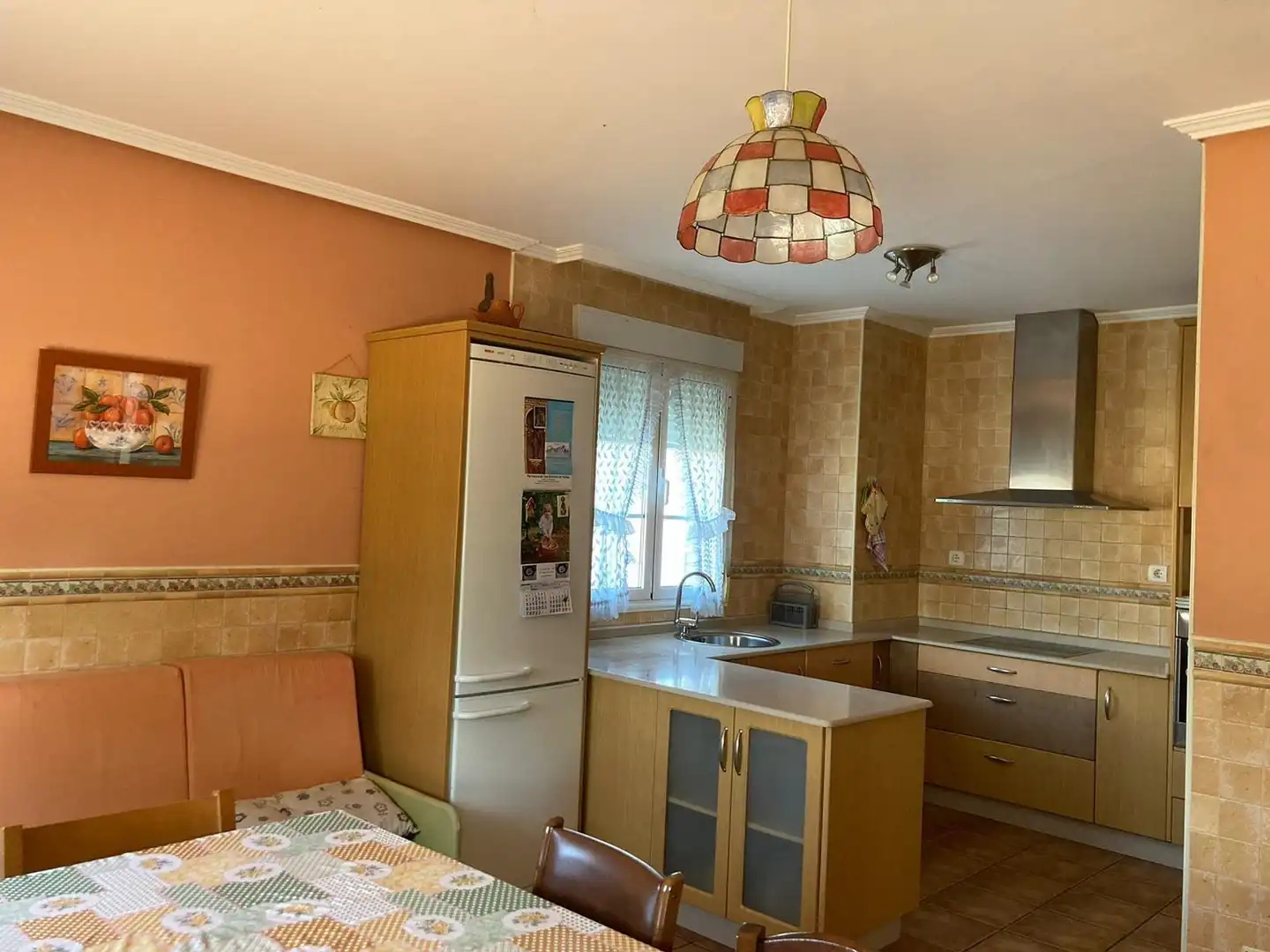 Cuina de Casa o xalet en venda en Ponferrada amb Calefacció, Jardí privat i Terrassa