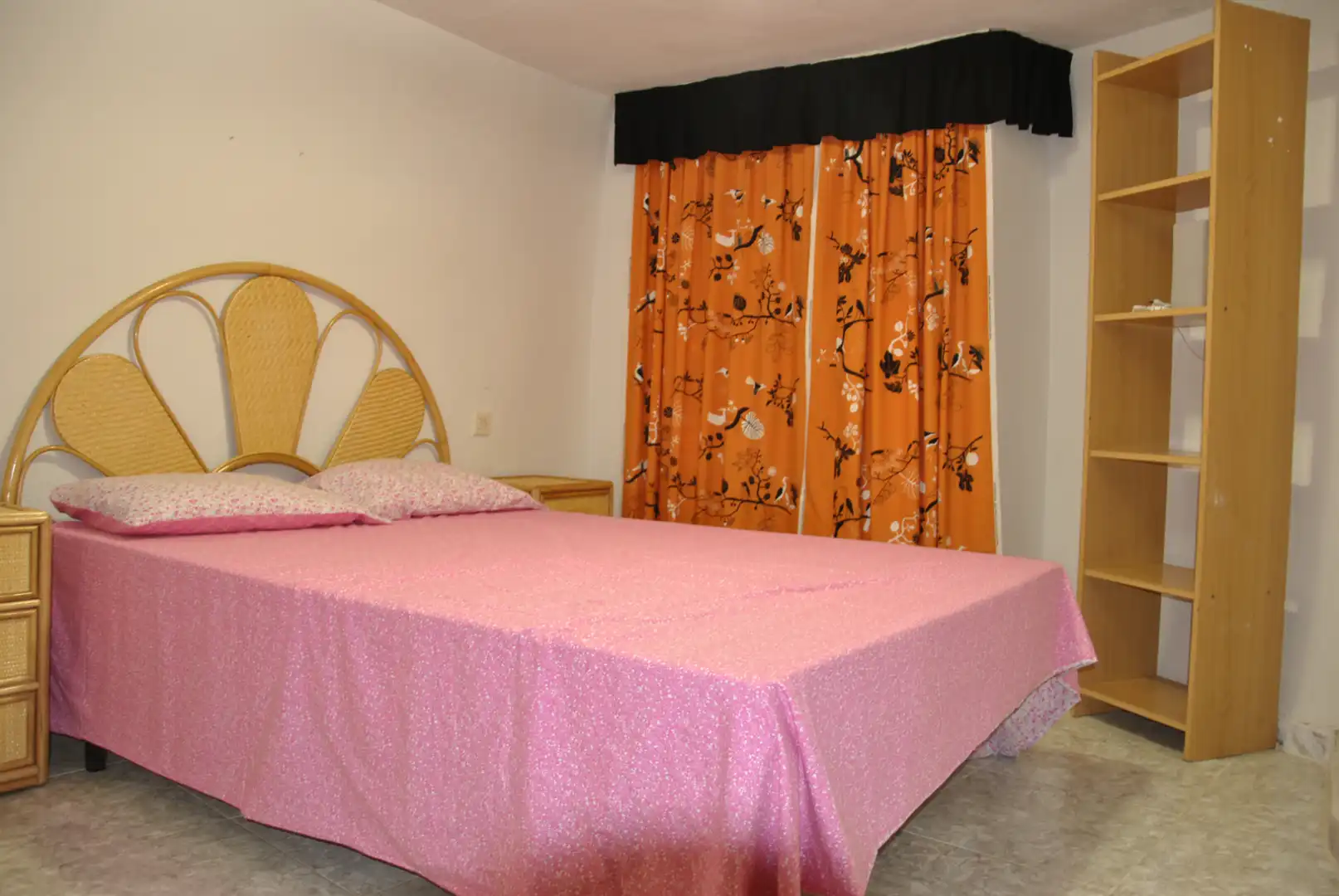Schlafzimmer von Einfamilien-Reihenhaus zum Verkauf in Cabrero mit Möbliert und Balkon