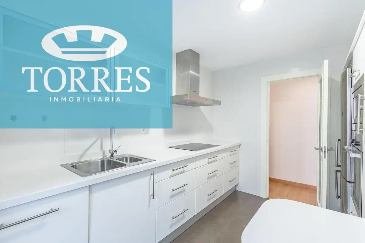 Kitchen of Flat for rent in Granada  with Air Conditioner and Heating
