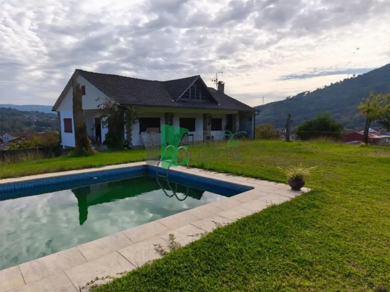 Piscina de Casa o xalet en venda en Ribadavia amb Calefacció, Jardí privat i Terrassa