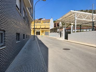 Individual amb ascensor en venda a Ador