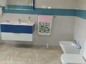 Bathroom of Houses for sale in El Escorial  with Heating, Private garden and Parquet flooring