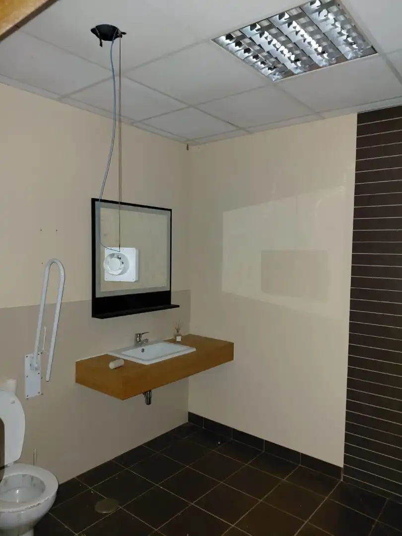 Bany de Casa o xalet en venda en Arteixo amb Jardí privat