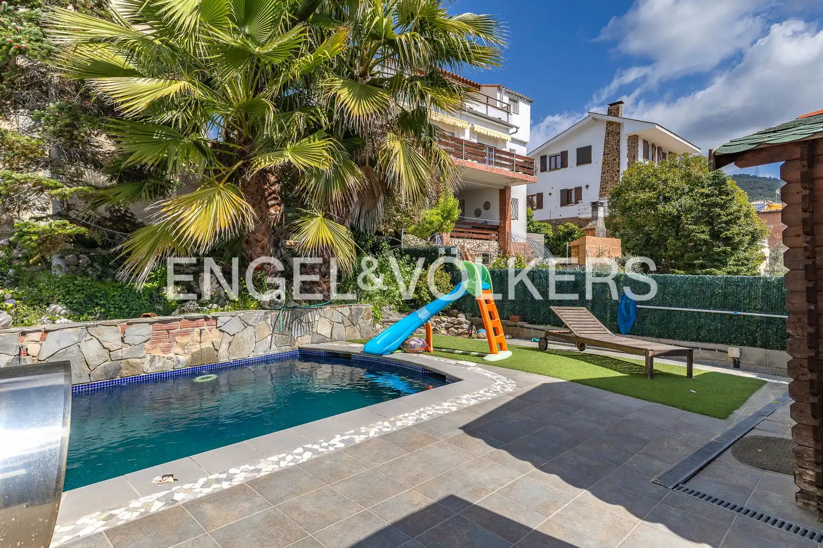 Piscina de Casa o xalet en venda en Castellar del Vallès amb Aire condicionat, Calefacció i Jardí privat