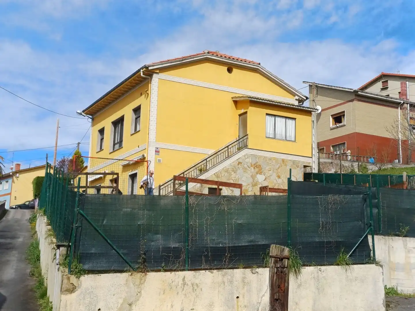 Vista exterior de Casa o xalet en venda en Siero amb Calefacció, Traster i Piscina