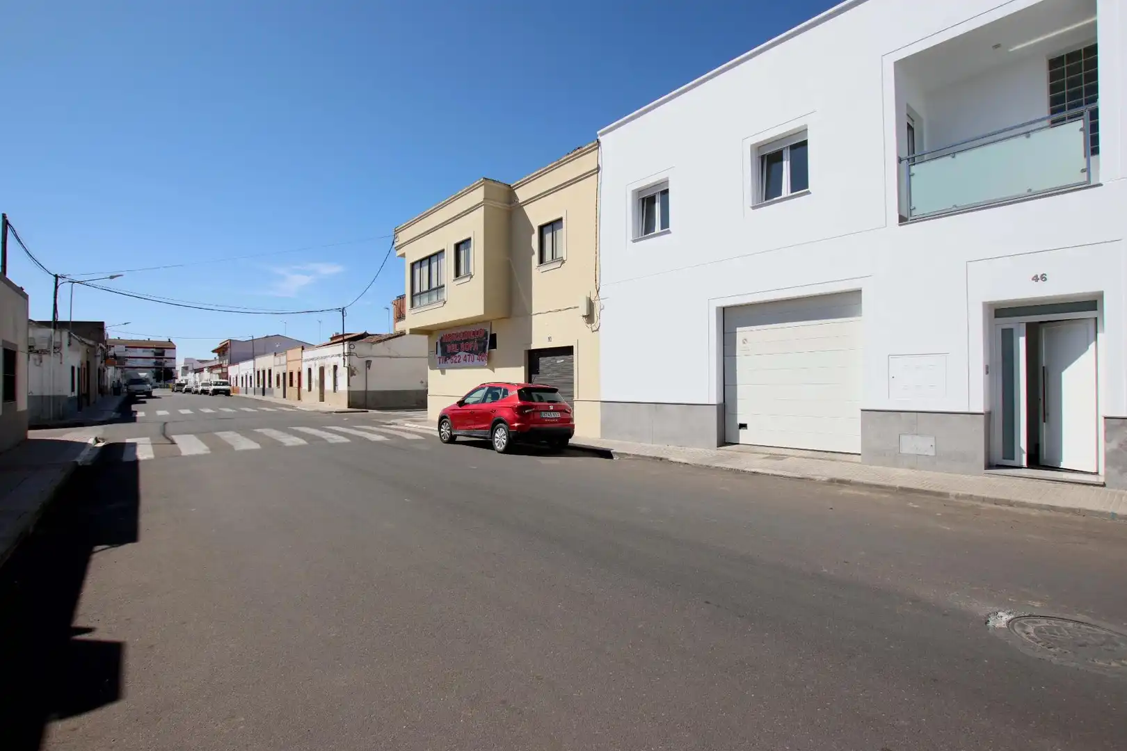 Vista exterior de Pis en venda en Puebla de la Calzada amb Terrassa i Balcó
