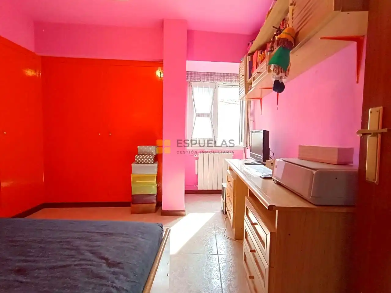 Habitación de Casa adosada en venta en Arnedo con Calefacción y Amueblado