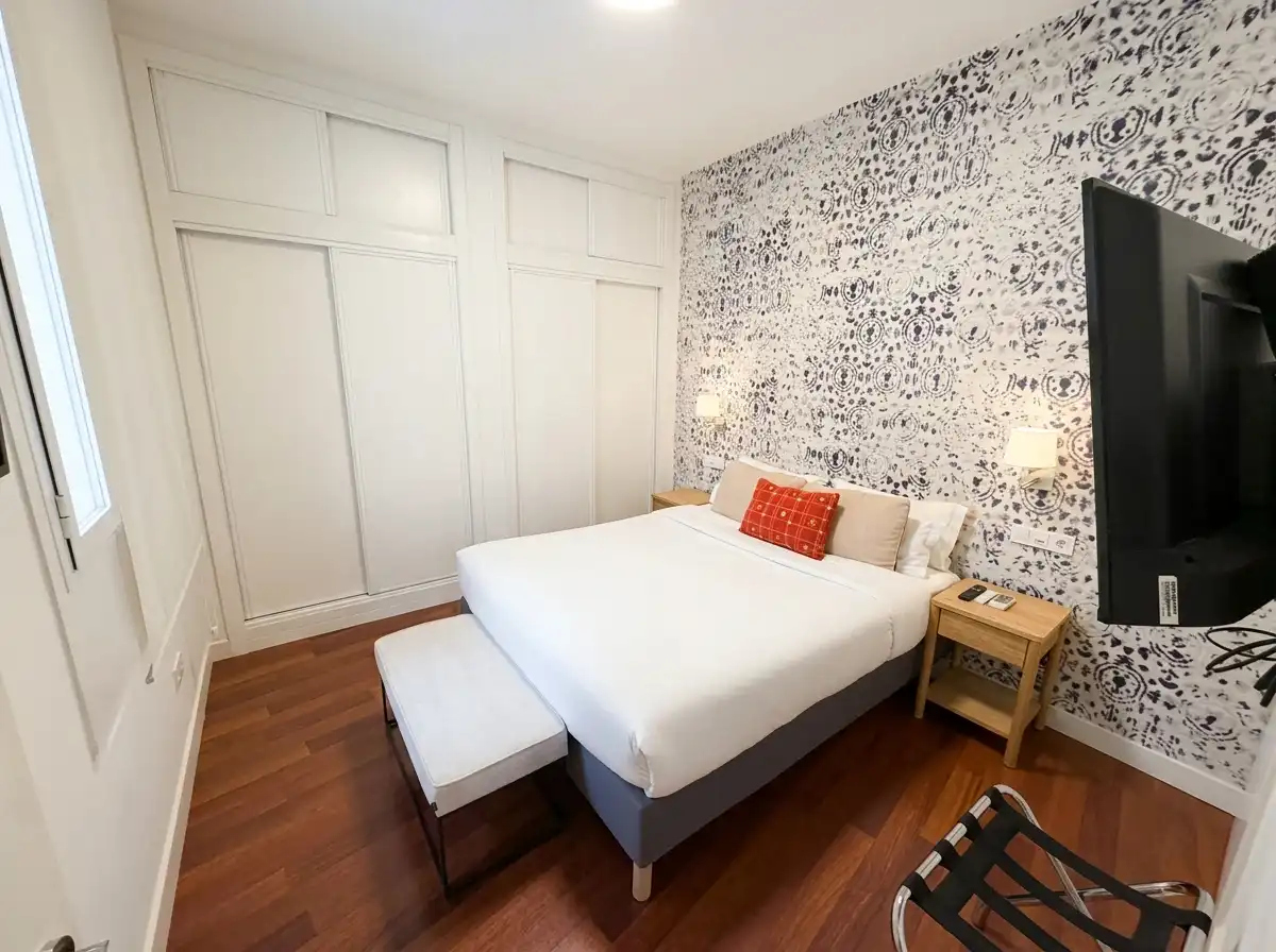 Dormitori de Apartament en venda en Madrid amb Aire condicionat i Moblat