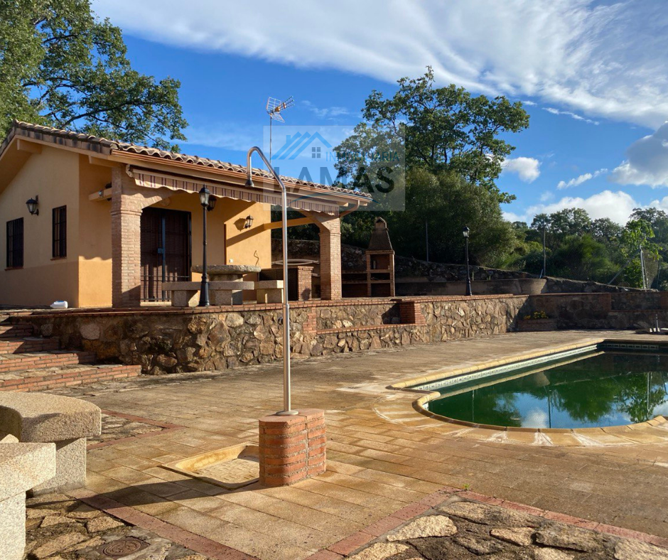 Piscina de Finca rústica en venda en Valverde de la Vera amb Jardí privat, Terrassa i Piscina