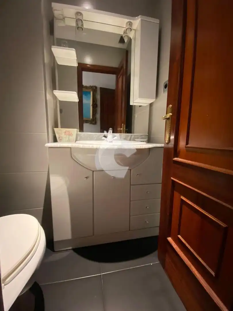 Baño de Piso en venta en Ourense Capital  con Calefacción y Trastero