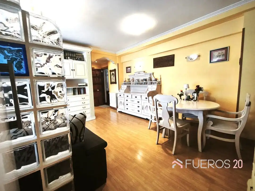 Sala de estar de Piso en venta en Barakaldo  con Calefacción y Amueblado
